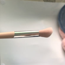 Load image into Gallery viewer, BBL 1 Piece Pink Premium Fluffy Highlighter Brush Makeup Brushes Precision Tapered Highlight Blender Brush Make Up Tools